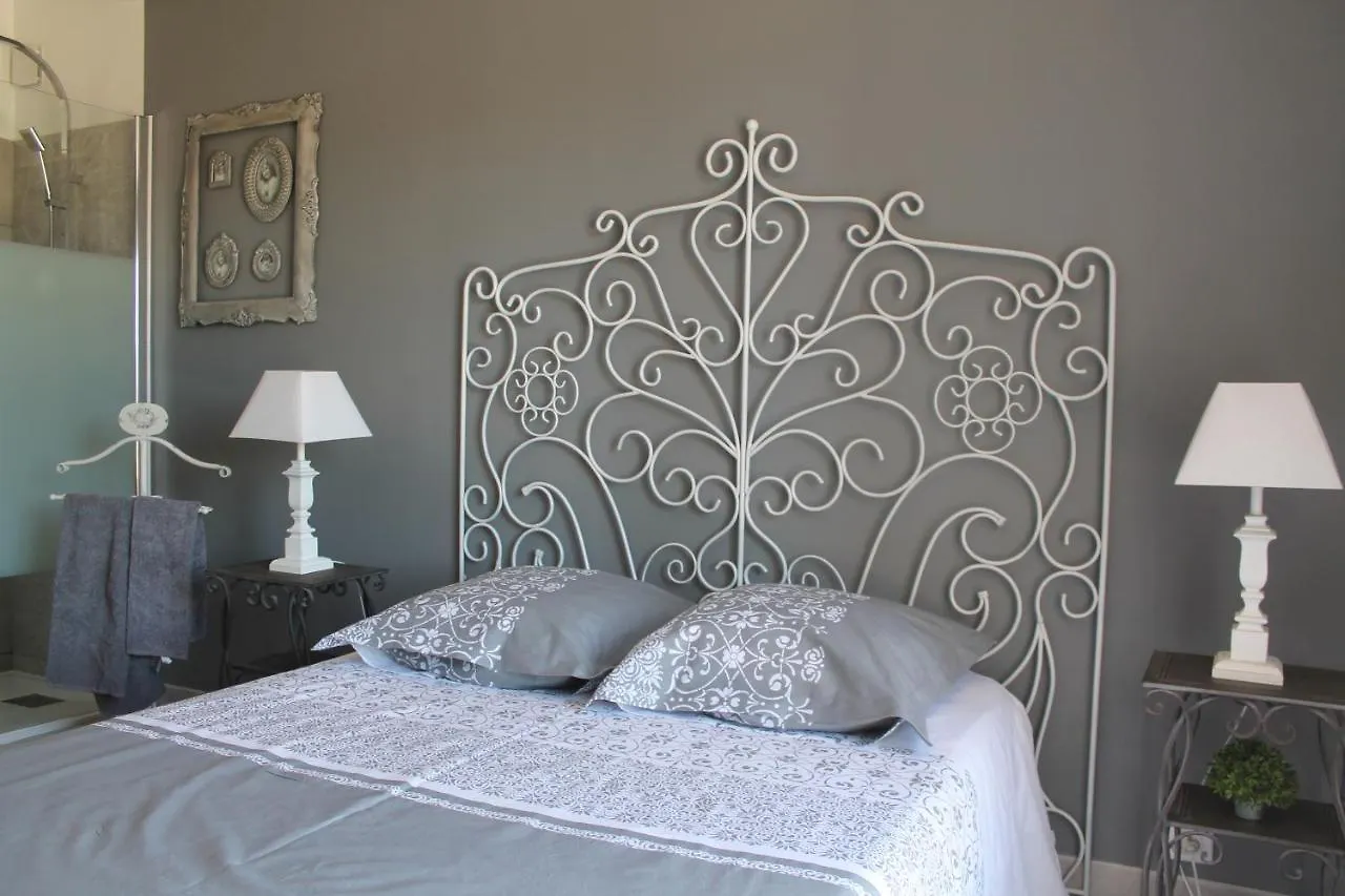 Couette-café Bed and Breakfast Aux Deux Cedres à Le Beausset